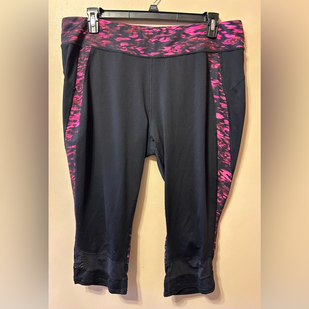 Tek Gear capri active leggings